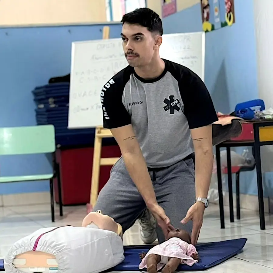 Foto do Flávio, farmacêutico, socorrista e co-fundador do CPR.